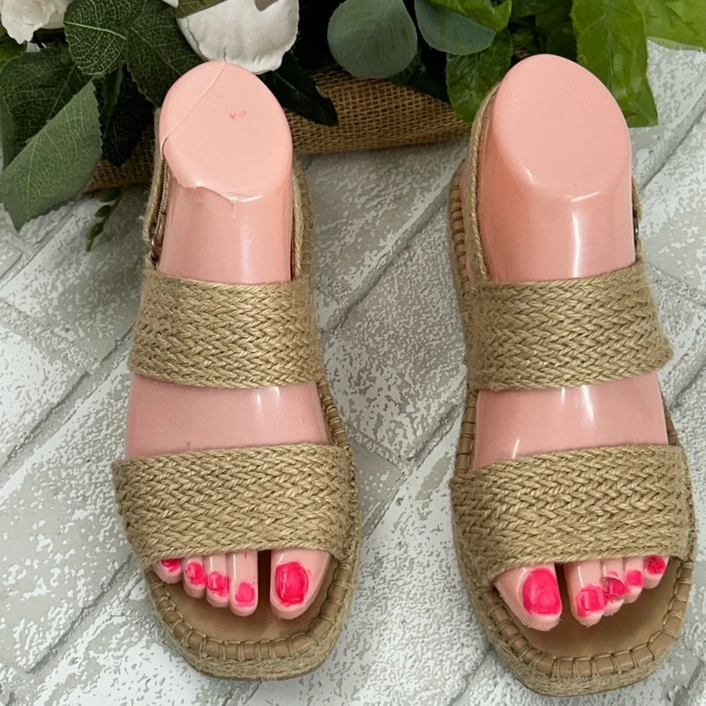 Women's Tan Woven Sandals